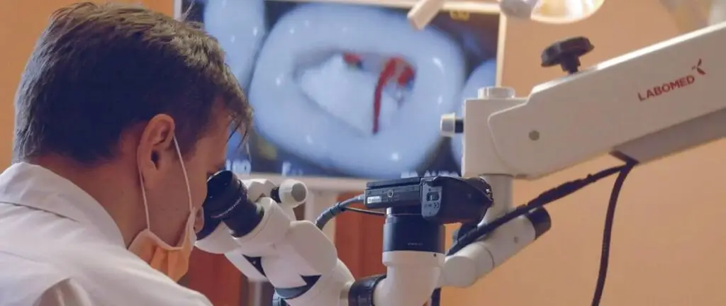 Hősök Tere Fogászat - Fogászati centrum implantátumok hs-dental.hu Budapest mikroszkópos gyökérkezelés 1