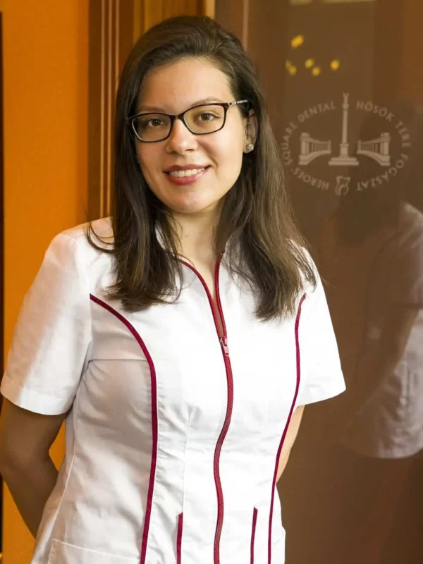 Dr. Szeszták Fruzsina - fogszakorvos
